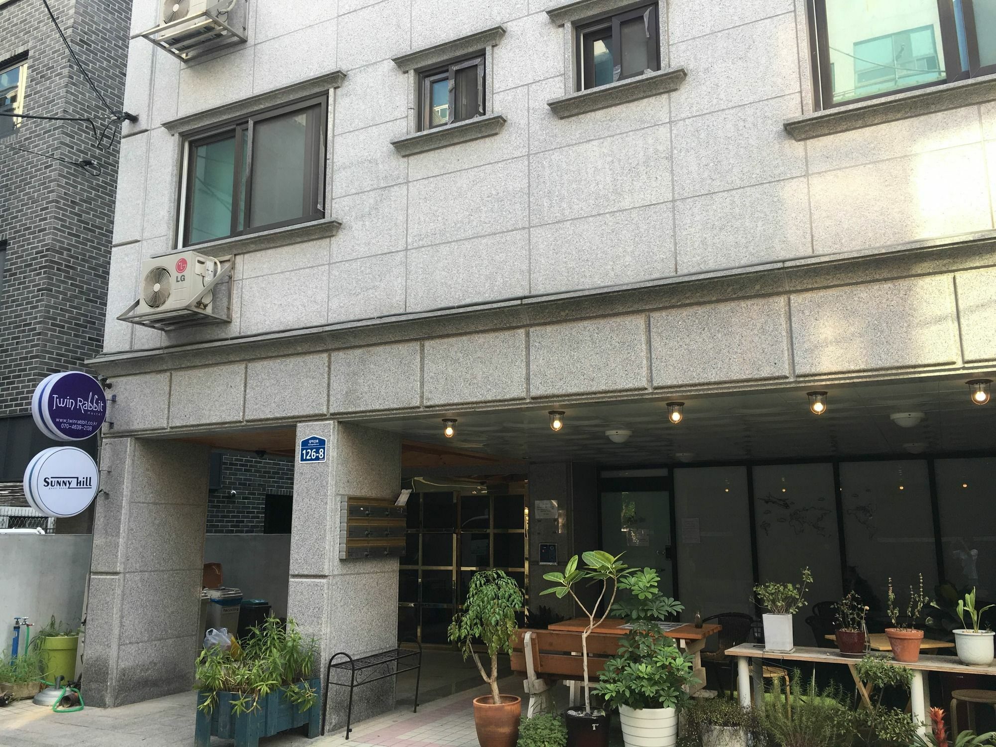 Sunnyhill Guesthouse Hongdae Seoul Exterior photo